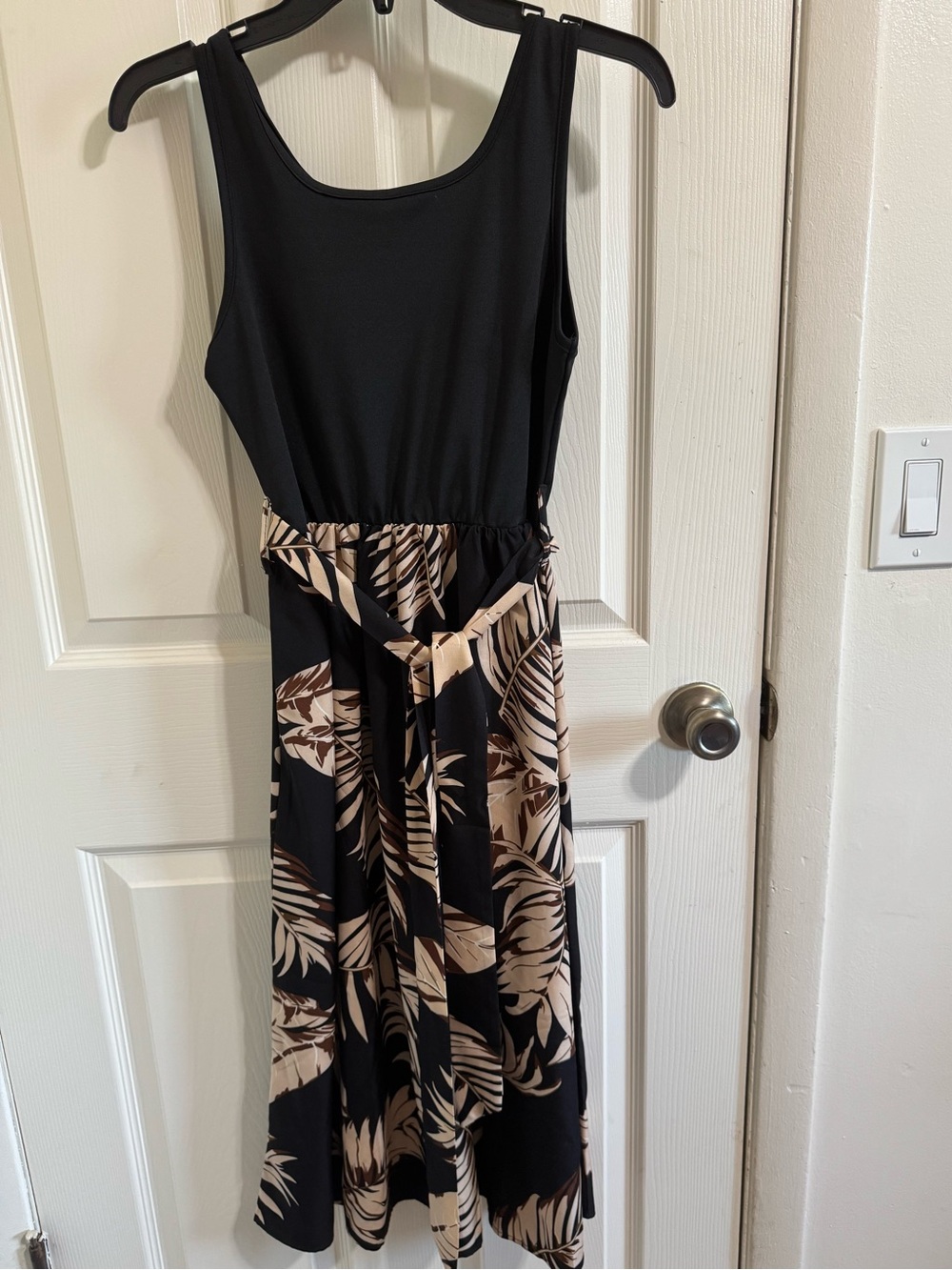 Sleeveless Black & Beige Tropical Print Midi Dress